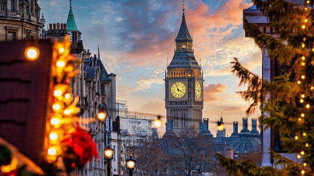 london christmas shutterstock 2397823585